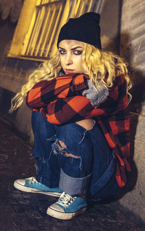 Fakehub Originals - Slut Amaris Is Ready To Fuck For Money