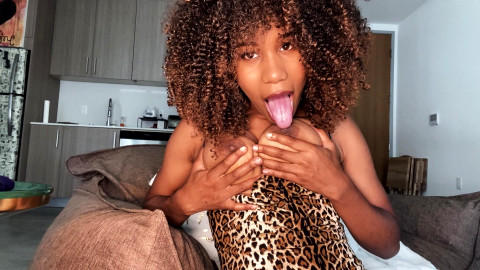 Ebony Jenna Foxx Plays With Her Tits