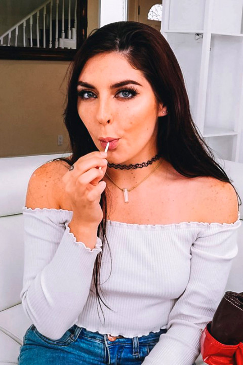 Twistys - Keira Croft Got Orgasm With Dildo