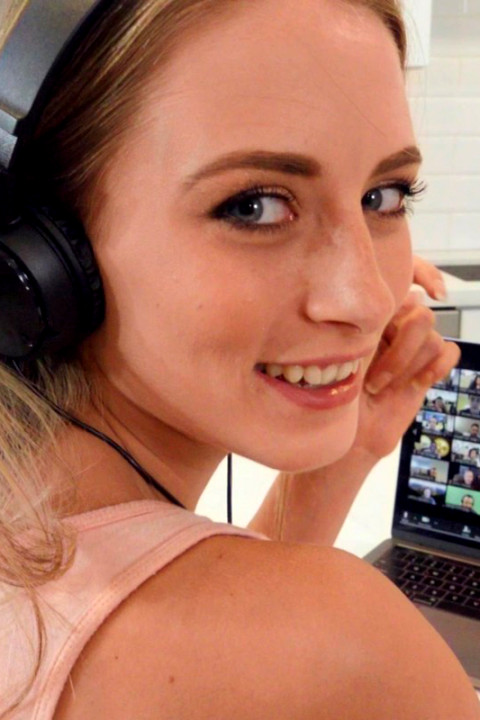 Brazzers - Kyler Quinn Studying Her Pussy