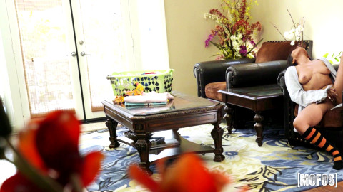 Jada Kai Peepin' on Petite Pervert