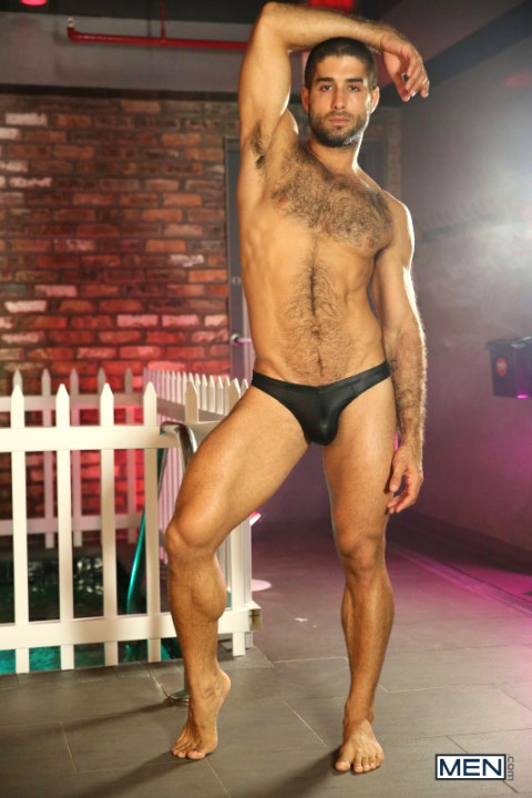 Men - The Body with Diego Sans Daniel Dean