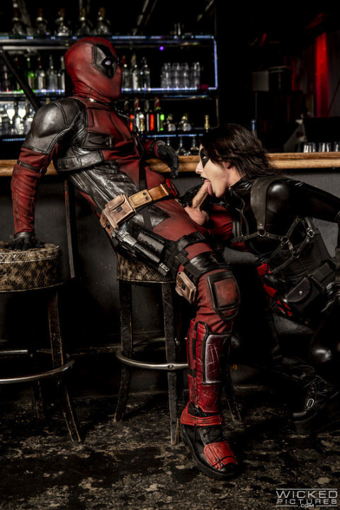 Jennifer White Sucks Deadpool's Cock In Bar
