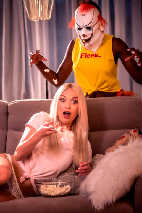 Jump scare tease and make up sex with Lena Love, Zaawaadi