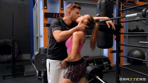 Brazzers - Big Tits Hit The Gym with Billie Star, Tina Fire