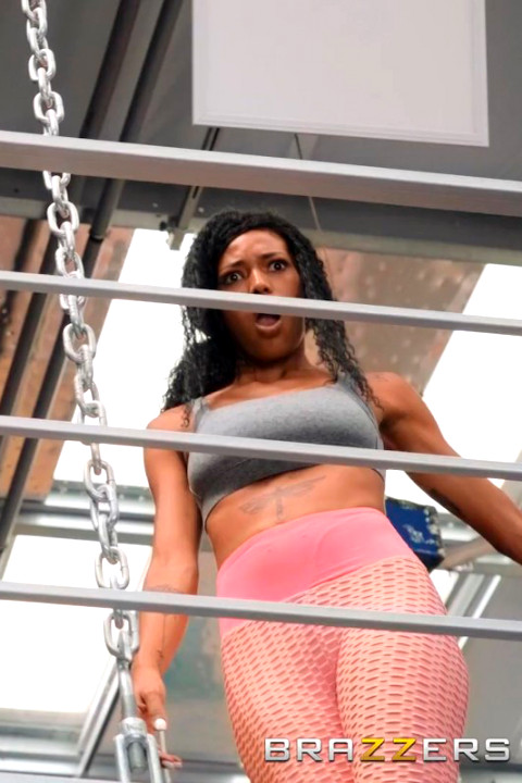 Brazzers - Big Tits Hit The Gym with Billie Star, Tina Fire
