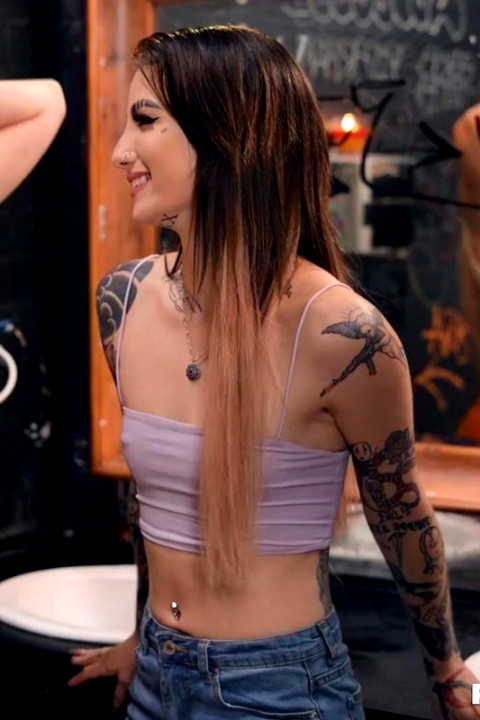 Hot Wings Wet Pussies Part 2 with Valerica Steele, Blake Blossom