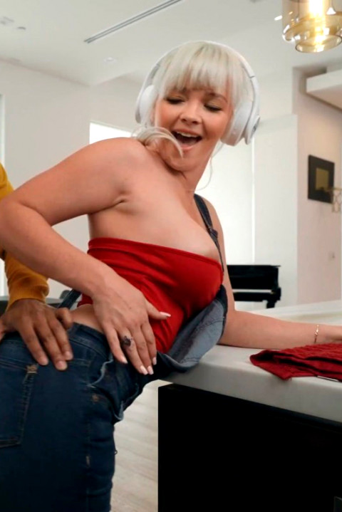 My GF's Big Sister Does Anal with Kay Carter and Delilah Day!!