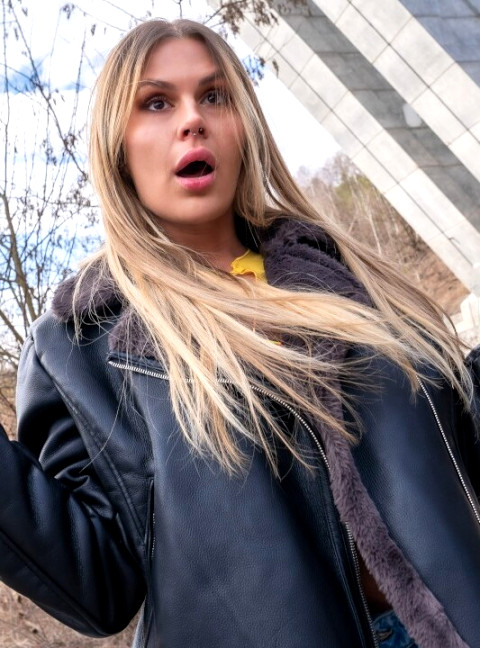 The Hitchhiking Zlata Shine's Bouncing Boobs