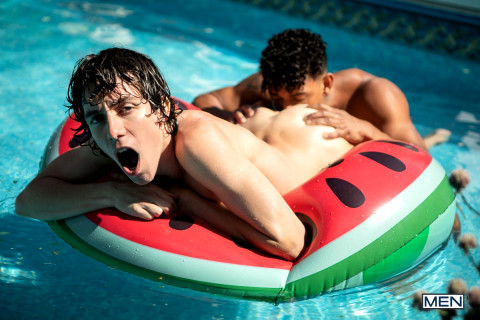 MEN - Cumbathing with Kenzo Alvarez and Cristiano