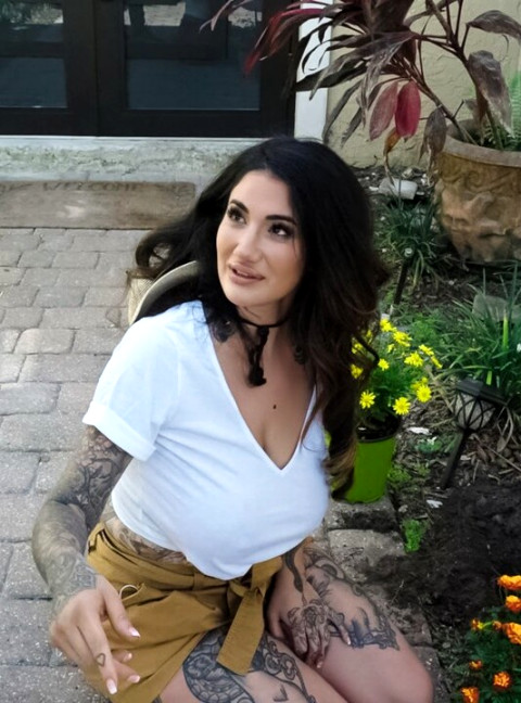 Hunting The Horny Gardener with Arabelle Raphael