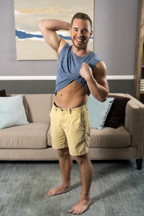 Cam Is Athletic Cutie And A Real Gym Buff 