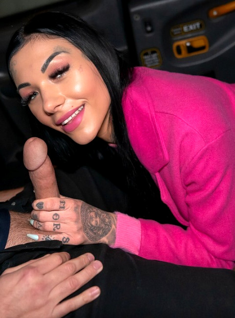 Adelle Sabelle Do Need That Money TBH