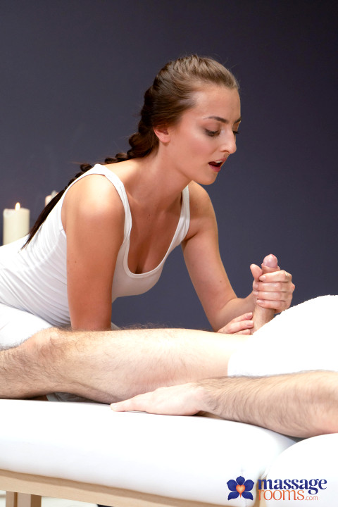 Masseuse Katy Rose Masturbates Client