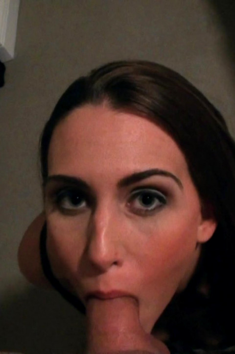 Nude Renna Ryann Does A Good Job Of Keeping House Clean