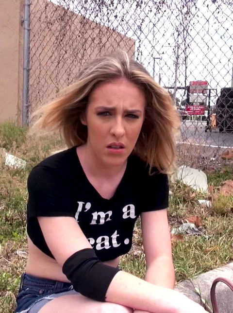 Reality Kings - Bonnie Grey Wraps Her Juicy Lips Around Of His Cock