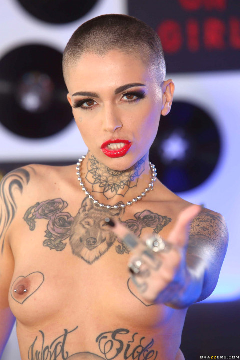 Brazzers - Leigh Raven Asks For A Taste Of His Hard Cock