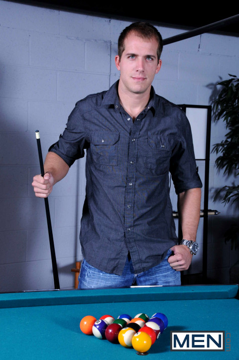 Men - Cutie Johnny Rapid Gives His Fucker Brandon Lewis Sweet Present