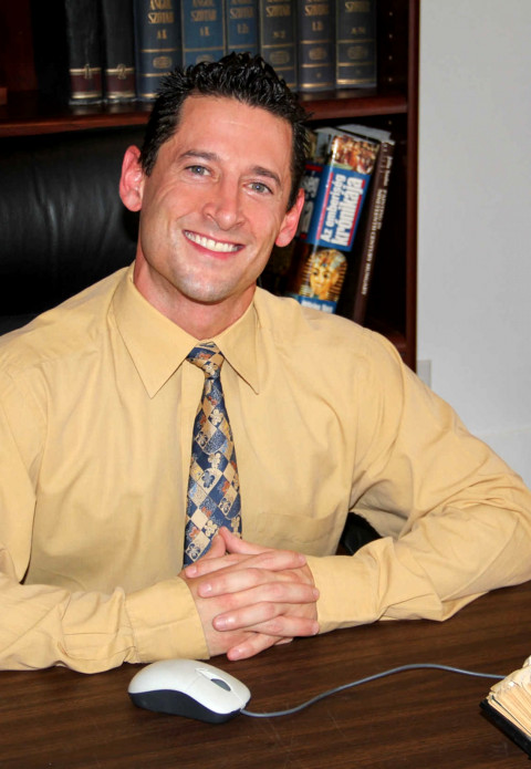 Hunk Cliff Jensen Fucked His Boss Ari Sylvio In Ofiice