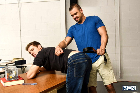 Men - Muscular Darin Silvers Spanks Justin Matthews  In Classroom