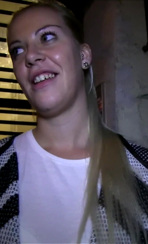 Publicagent - Alison Blond Showed Him Her Wonderful Figure On The Street